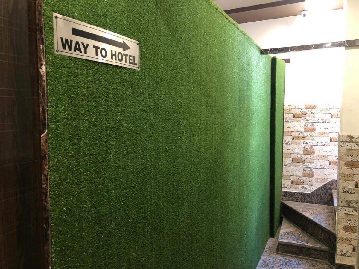 Hotel Famous Харидвар Экстерьер фото
